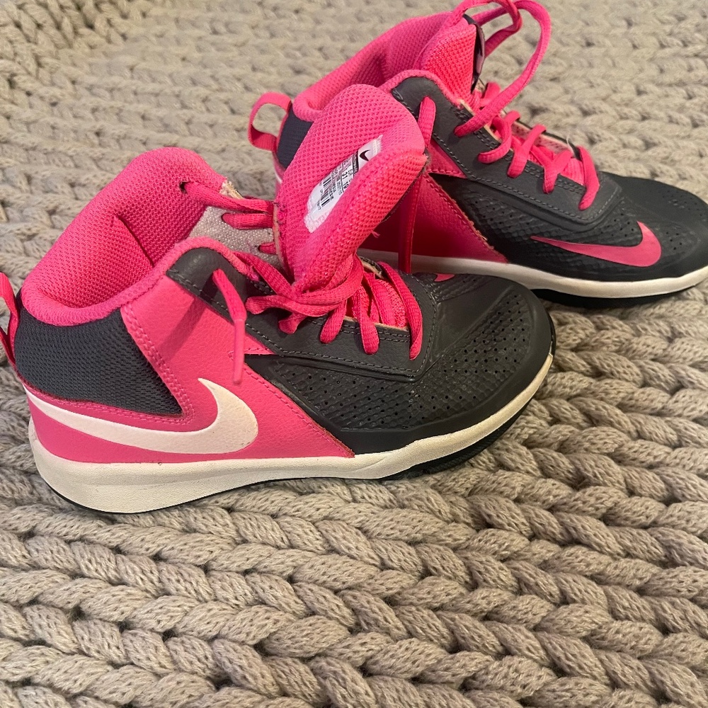 Nike girls basketball shoes
